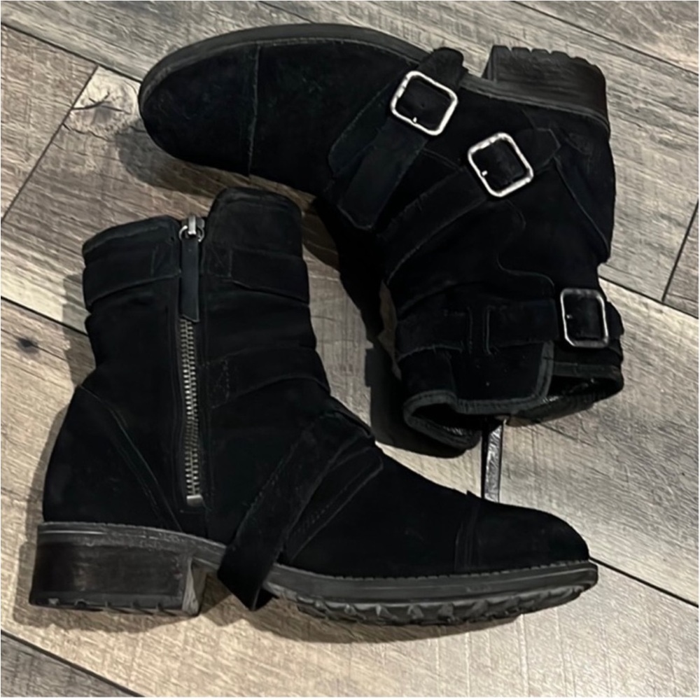 Authentic Ugg Designer Black Suede Moto Ankle Boo… - image 4